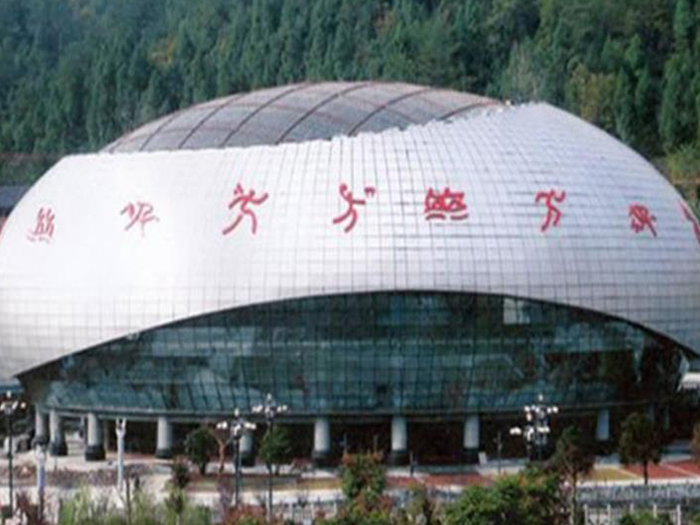 诸城体育中心球形网架加工安装